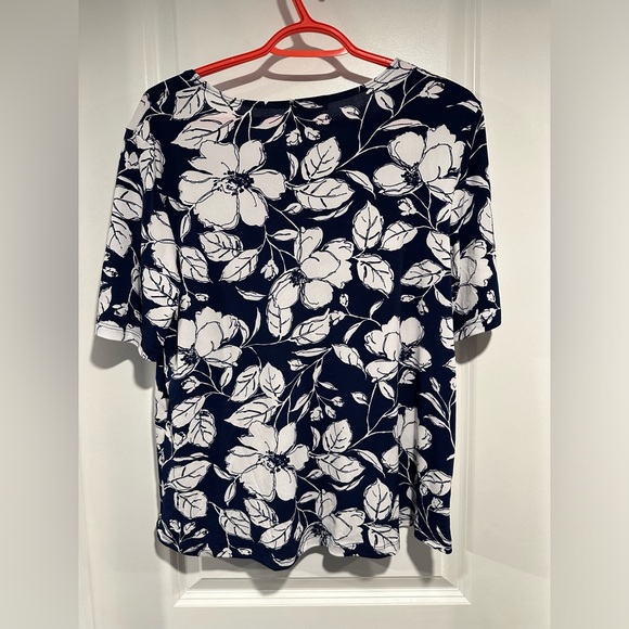 Kim & Co. Brazil Knit Short Sleeve Ruched Front Top - Picture 6 of 11